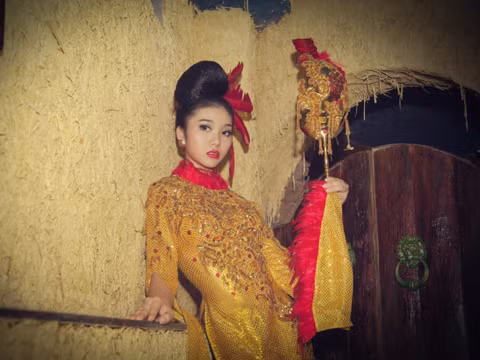 Áo dài cách điệu cho mùa Halloween