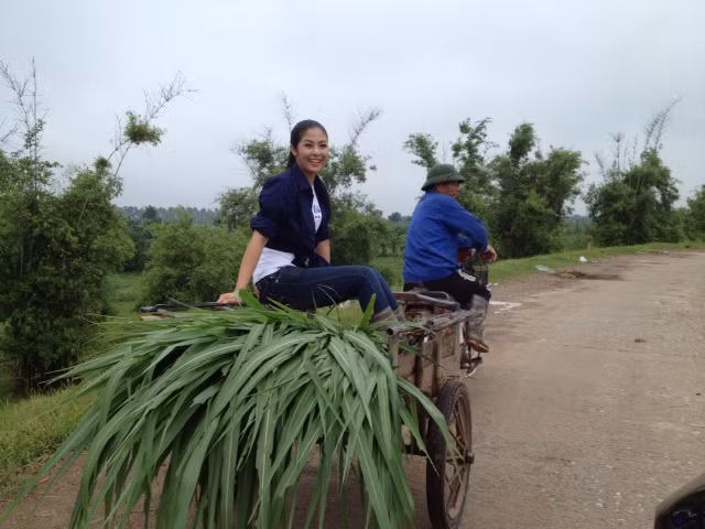 Ngọc Hân bận rộn làm nông dân