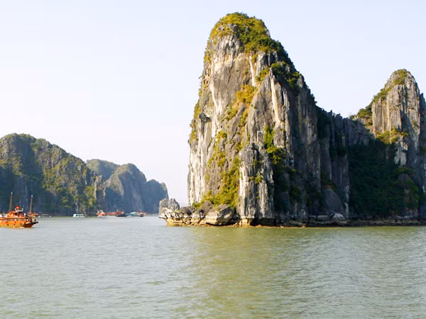 Đợi giờ G kết quả chọn Vịnh Hạ Long