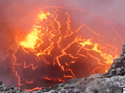 Nham thạch núi lửa sôi sục ở Hawaii