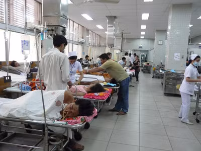 Các bác sĩ khoa cấp cứu BV Chợ Rẫy gần như quên ăn trong những ngày trực Tết