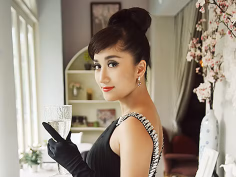 Khánh Thy: MC để… ngắm