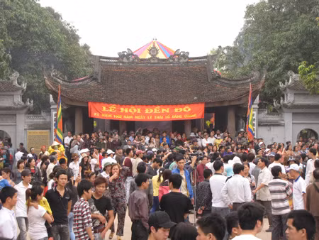 Dòng dõi vua Lý từ Hàn Quốc về dự hội Đền Đô