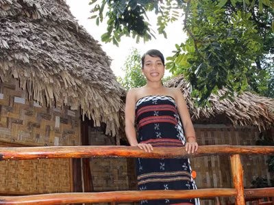 'Dâu ngoan của làng'