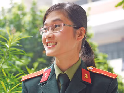 Kết bạn: Nữ sinh có khiếu hài thích lính trẻ giỏi võ