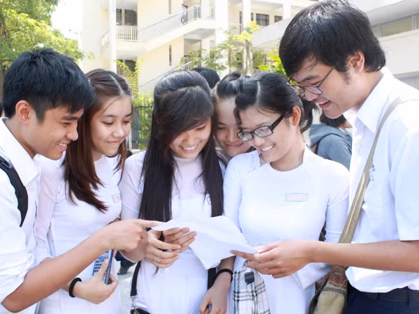Thí sinh Đà Nẵng thoải mái sau 3 ngày thi tốt nghiệp Ảnh: Nguyễn Huy