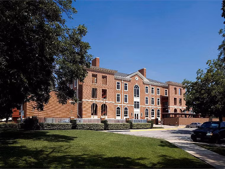 Khám phá ĐH nữ giới Texas