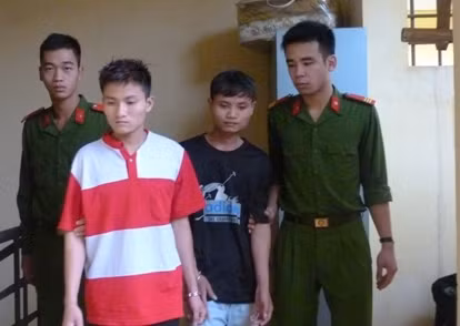 Hà Nội: Ba thiếu niên thôn rủ nhau đi cướp giật