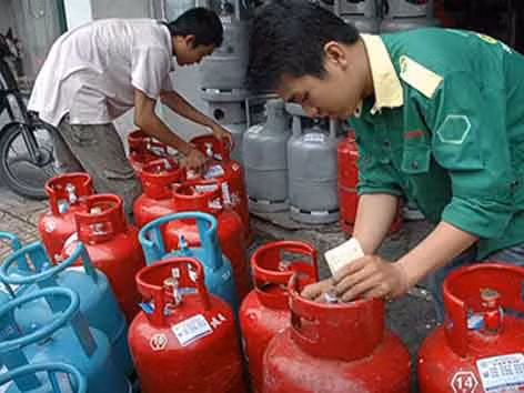 Gas 'đội' giá do trung gian?