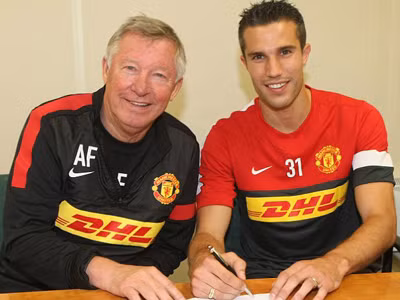 Van Persie: Đã thành danh, không thành công ở Old Trafford?
