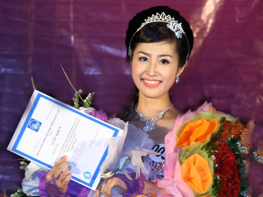 Hà Chi - bông hồng đẹp nhất khoa Luật