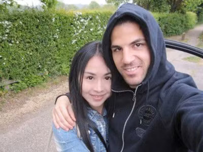 Fabregas tình tứ bên mỹ nữ Trung Hoa