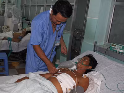 Ngư dân bị cá cờ đâm thủng tim
