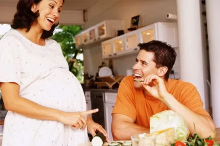 Bốn thực phẩm giúp bà bầu hết cáu