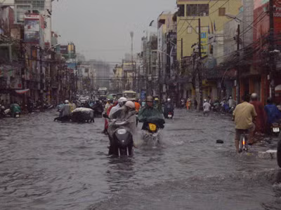 'Sếp công ích' nhận lương khủng: UBND TPHCM cũng liên đới trách nhiệm?