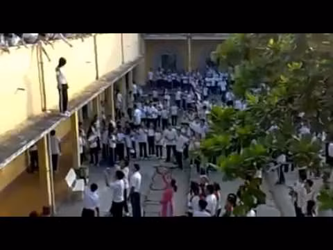 Học sinh lớp 2 dọa tự tử vì không được ...gọi phát biểu