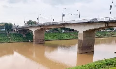Sự thực thông tin cầu Đông Kinh bị nứt ngang