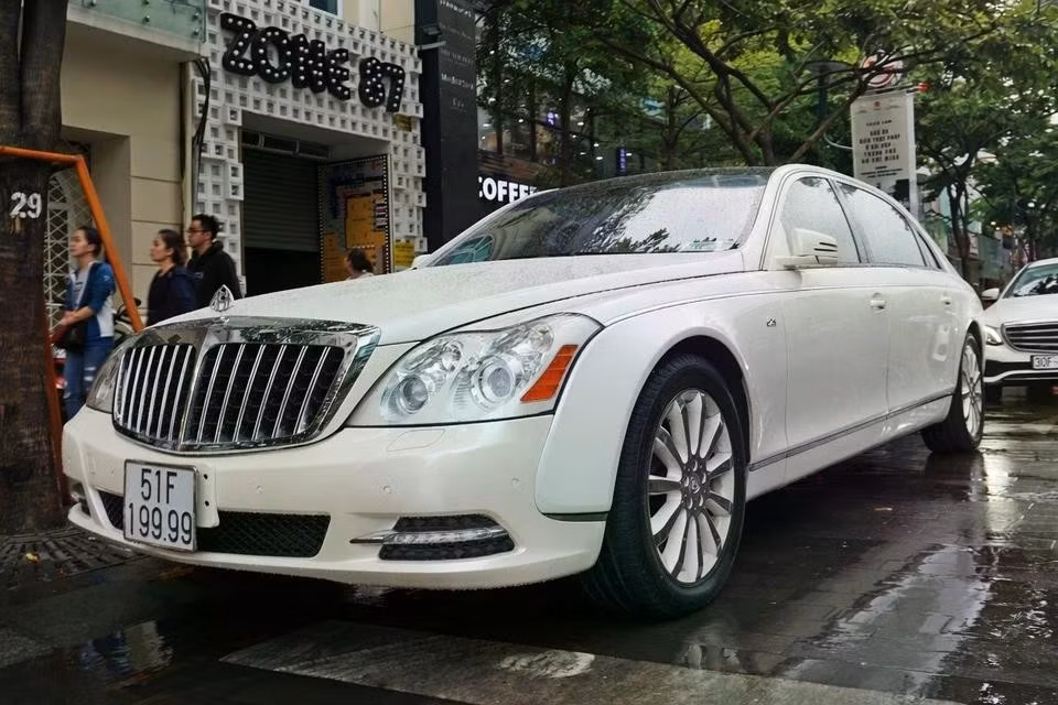 Chiếc Mercedes-Maybach mang biển kiểm soát 51F-199.99 sắp về tay chủ mới. Ảnh: Autogespot.