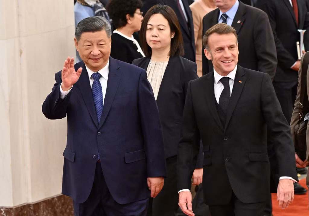 macron-2.jpg
