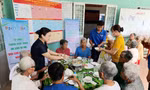 Rộn ràng không khí ngày hội bầu cử qua các hoạt động an sinh của sinh viên Trà Vinh