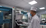 Bệnh viện tuyến cuối miền Tây chạy hệ thống xét nghiệm tự động mới