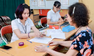 Vụ cụ bà 97 tuổi nhận lương hưu: BHXH Hà Nội lên tiếng, đề xuất bỏ giới hạn giấy ủy quyền