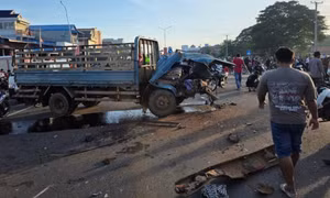 Campuchia: Hai vụ tai nạn thảm khốc trong buổi sáng khiến 14 người chết, 93 người bị thương