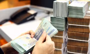 Bộ Chính trị thống nhất tăng lương cơ sở lên 2,53 triệu đồng từ 1/7