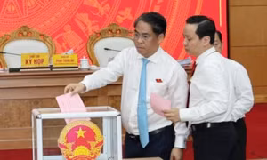 HĐND tỉnh Cao Bằng bầu, miễn nhiệm nhiều Ủy viên UBND tỉnh