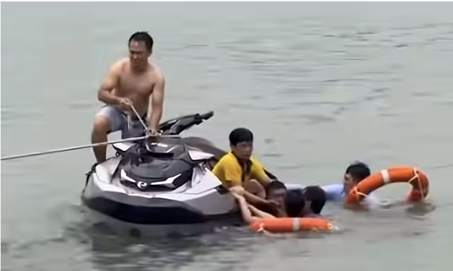 Ninh Bình tạm dừng flyboard sau sự cố hai người chìm sâu dưới hồ