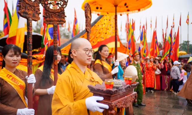 Bí thư Tỉnh ủy Ninh Bình gióng trống khai hội chùa Bái Đính