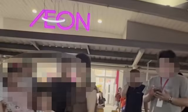 Cần làm rõ dấu hiệu hình sự trong vụ nữ khách hàng bị 'trấn áp' tại Aeon Mall Long Biên