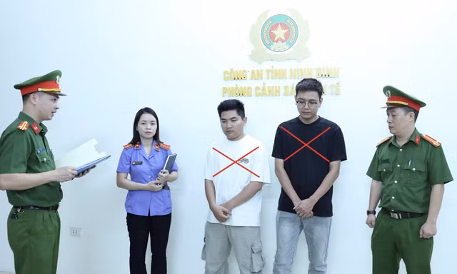 Khởi tố hai đối tượng kinh doanh hơn 7.600 giày, dép ‘Fake’ 