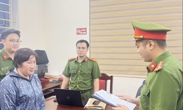 Khởi tố người phụ nữ dùng căn cước, sổ đỏ giả để lừa vay 11 tỷ đồng