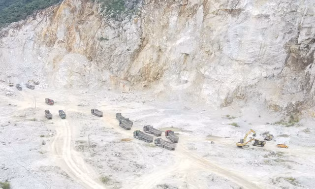 9 năm khai thác trái phép hơn 4,4 triệu tấn đá vôi, doanh nghiệp bị phạt 80 triệu đồng