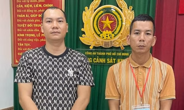 Nguyễn Hoài Nghĩa và Ngô Sĩ Linh tại cơ quan công an.