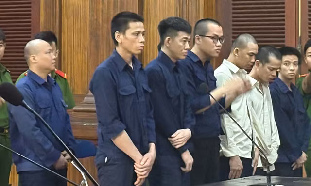 Các bị cáo tại phiên tòa.