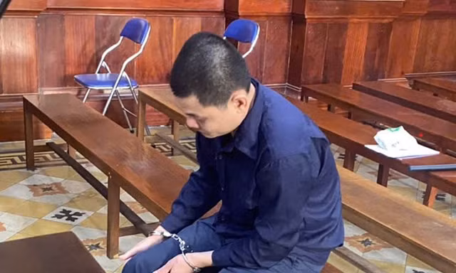 Dương Văn Hiền tại phòng xử án. Ảnh: Tân Châu