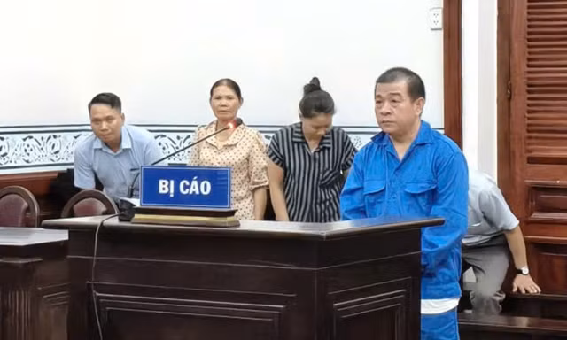 Bá Minh Trí tại phiên tòa.