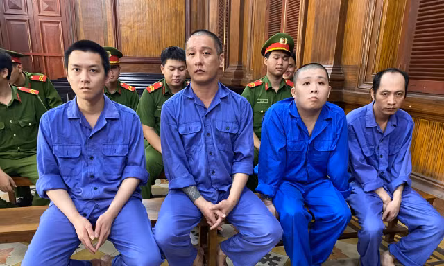 Các bị cáo tại phiên tòa.