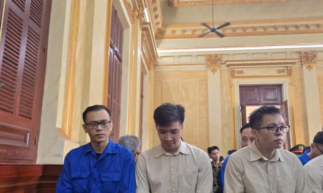 Các bị cáo tại phiên tòa.