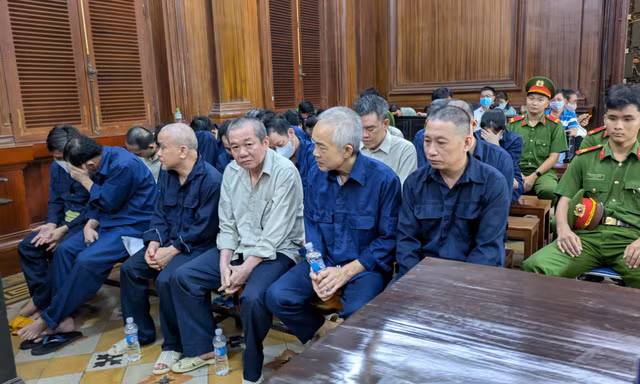 Các bị cáo tại phiên tòa.
