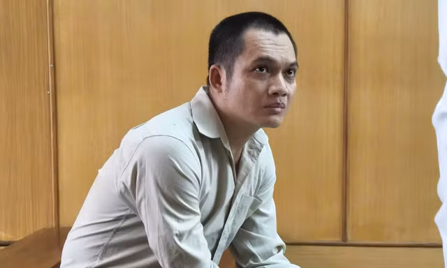 Võ Văn Ý tại phiên tòa.