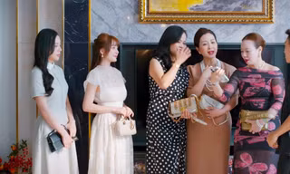 Gió Ngang Khoảng Trời Xanh: Phương Oanh mặc đồ tự thiết kế, cho bạn diễn mượn túi hiệu?