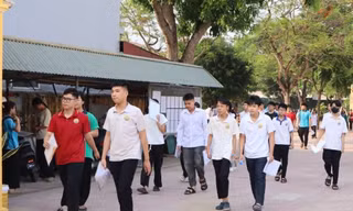 Đề thi Văn vào lớp 10 ở Hải Phòng chọn chủ đề tình mẹ, lòng biết ơn gia đình