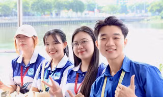 Hướng đến kỷ niệm 50 năm Thành phố mang tên Bác: Đoàn viên thanh niên mở 'lớp học di động'