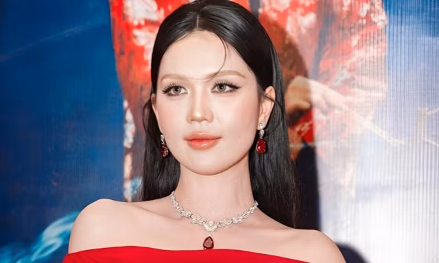 Phim có Ngọc Trinh thu 10 tỷ đồng