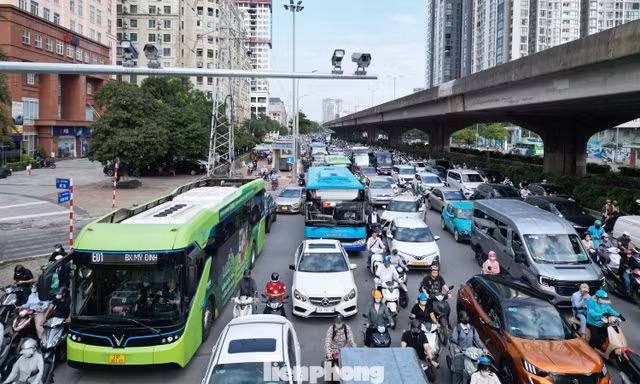 Hà Nội đặt mục tiêu 'người dân nội thành đi 500 mét có điểm kết nối xe buýt'