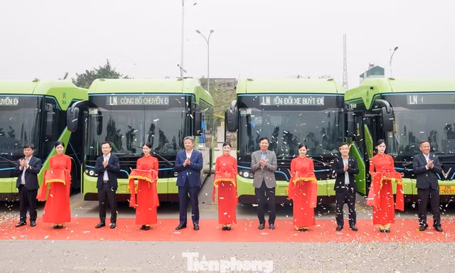 Hà Nội thêm 9 tuyến buýt được thay thế bằng xe điện