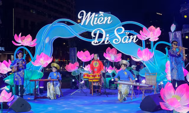 Lễ hội sông nước TPHCM giành giải 'oscar' của Mỹ 